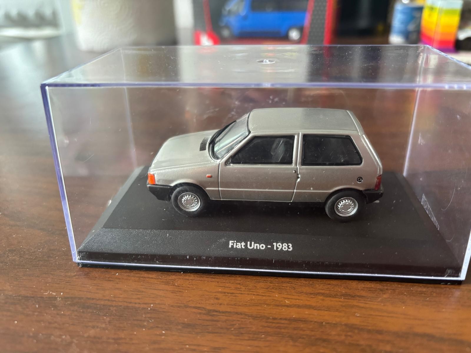 FIAT UNO 1983 - Modellino Scala 1:43 - Colore Grigio - Spedizione Gratuita