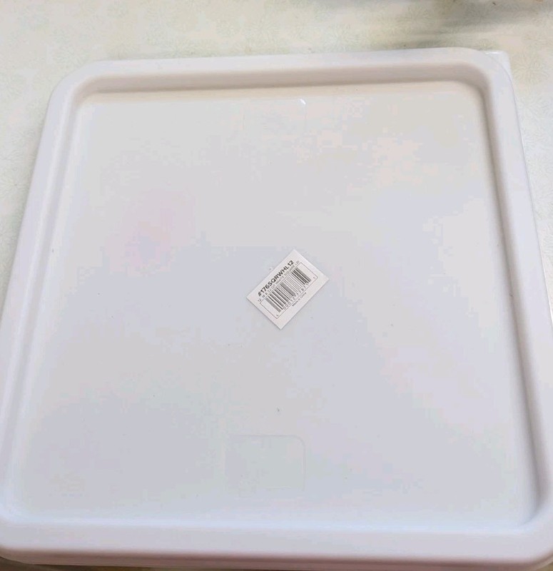 Choice Lid for 12/18/22 Qt. Plastic Space Saving Square Food Storage Container 