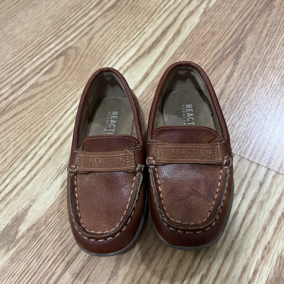 Mocasines Reaction Kenneth Cole Talla 7 Niño Pequeño Marrón Sin Cordones Materiales Hechos por el Hombre Foto 2 de 4