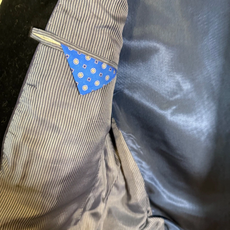 NWT Banana Republic Tailored Fit Black Velvet Blazer Jacket Men's 40S Holiday - Image 4 of 4