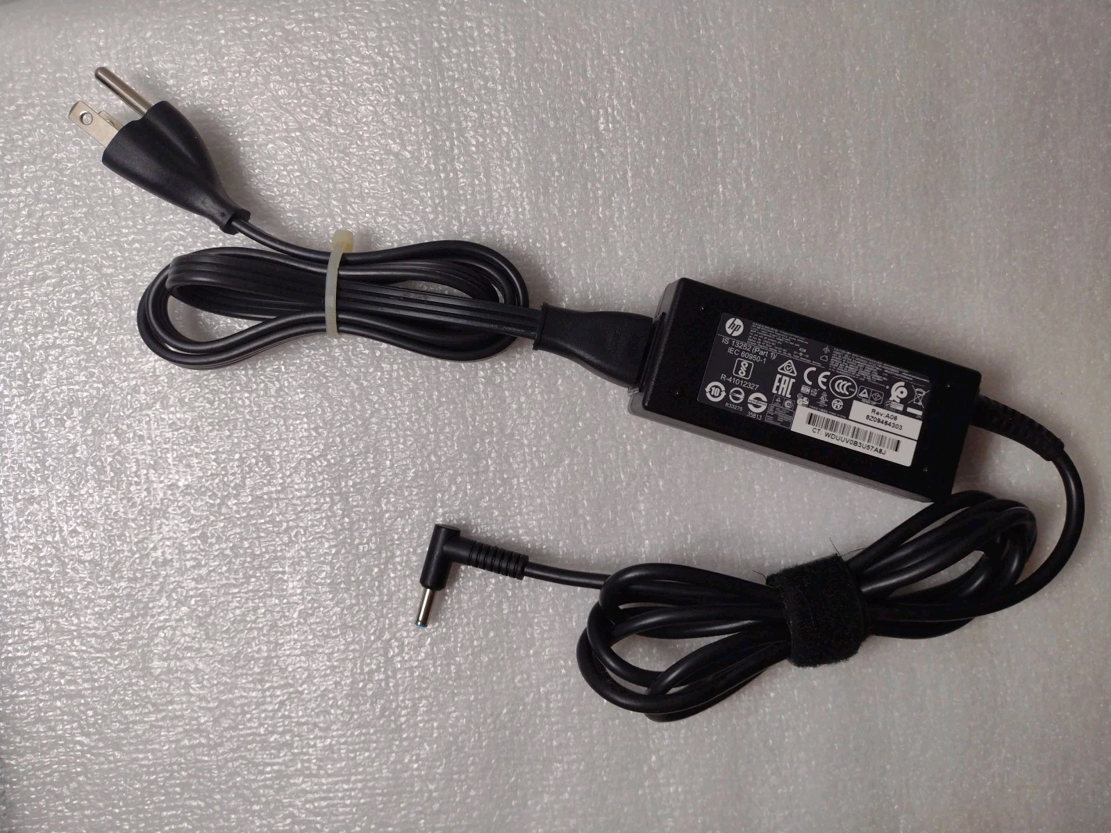 Genuine HP Model HSTNN-LA40 19.5V 2.31A 45W 100V-240V AC Pow