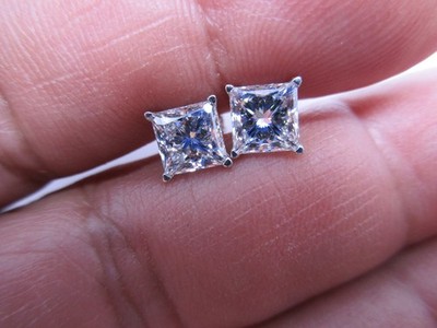 2 Karat IGI-zertifizierter Princess-Schliff E VS1 im Labor gezüchteter Diamant Ohrstecker 14 Karat Gold