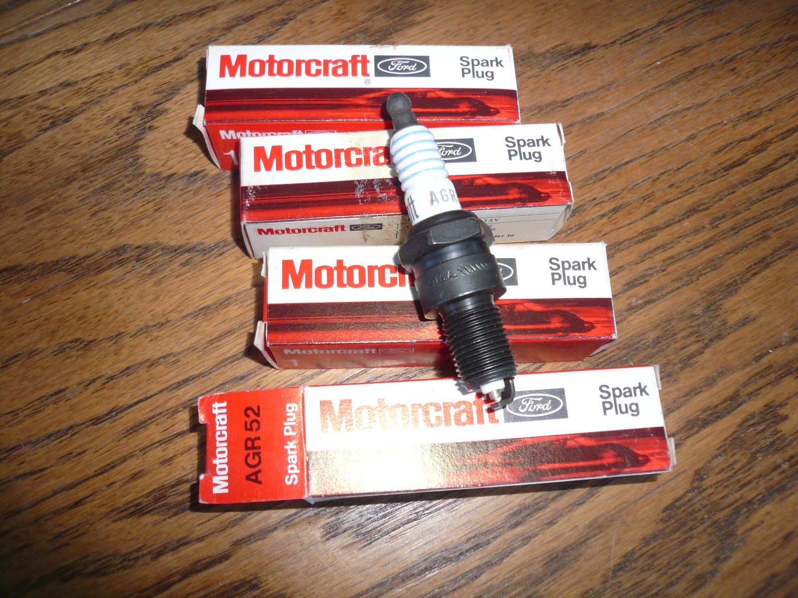Lot Of 4 OEM Motorcraft/Autolite AGR 52 Spark Plugs Ford  NOS - 2/1