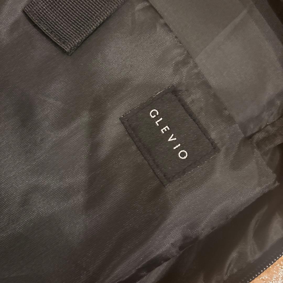 black backpack simple design - image 4