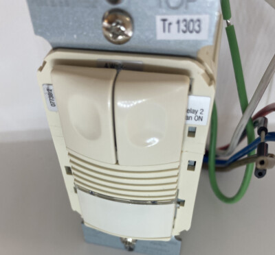 PASS & SEYMOUR WSP201-LA PIR OCCUPANCY SENSOR WALL SWITCH, 120/277V, 800W