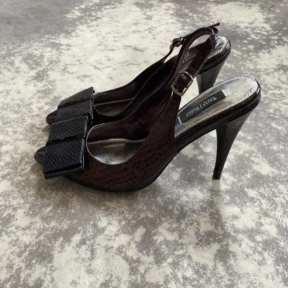 Tacón White House Black Market para mujer talla 6 Rudy Bow punta serpiente borgoña Foto 4 de 4