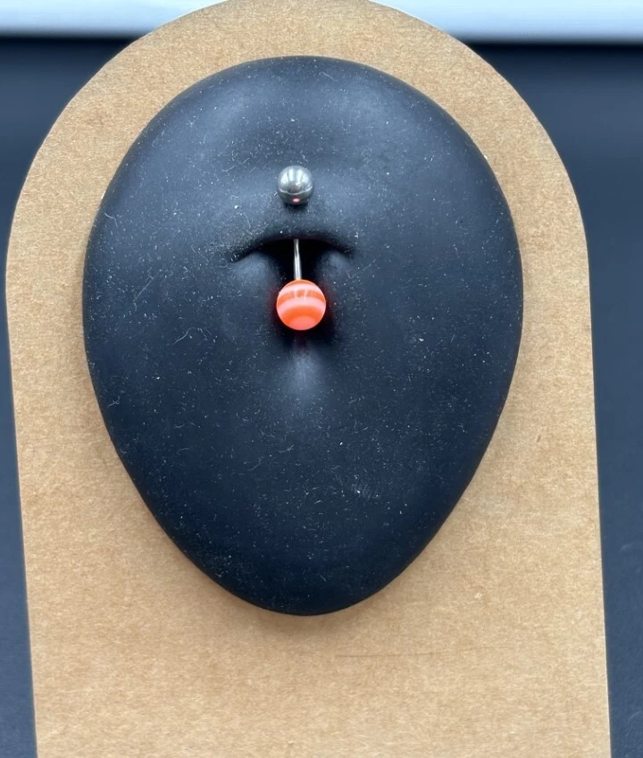 Due Piercing da Ombelico in Acciaio chirurgico Banana mm. 1,6x10 e mm. 1,2x10 - Immagine 3 di 3