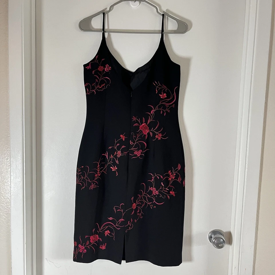 Vestido De Colección MAGGY LONDON Negro Forrado Floral Bordado Correa Sin Mangas Talla 8 Y2K Foto 2 de 4