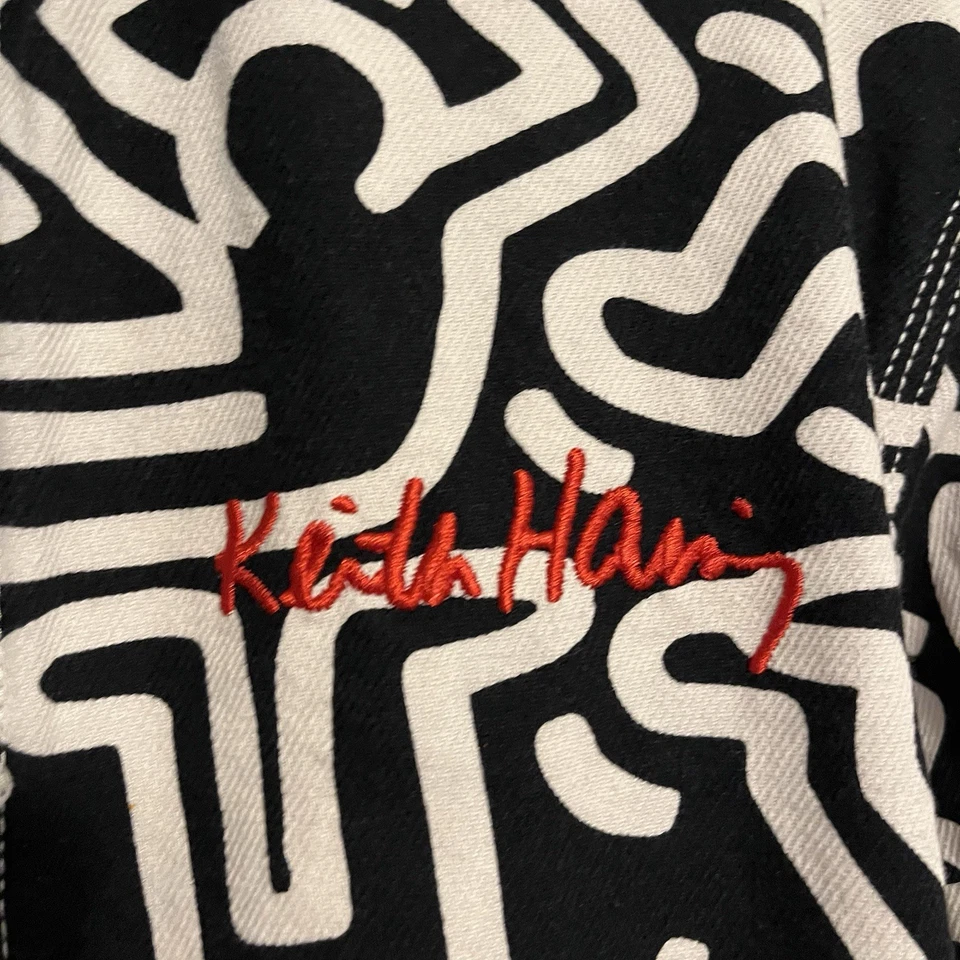 Chaqueta abotonada H&M Keith Haring de sarga de gran tamaño con estampado blanco negro Foto 3 de 4