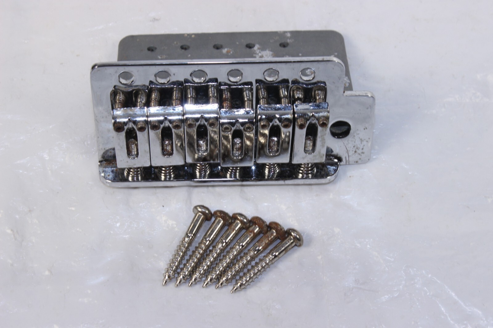 WASHBURN MAVERICK SERIES ELECTRIC GUITAR TREMOLO BRIDGE REPL
