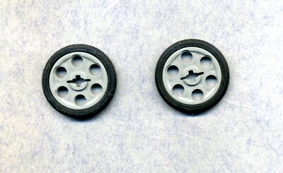 LEGO-- 4185 - Pulley - With Tires - Gray/OldGray - 2 Pieces -- Technic -