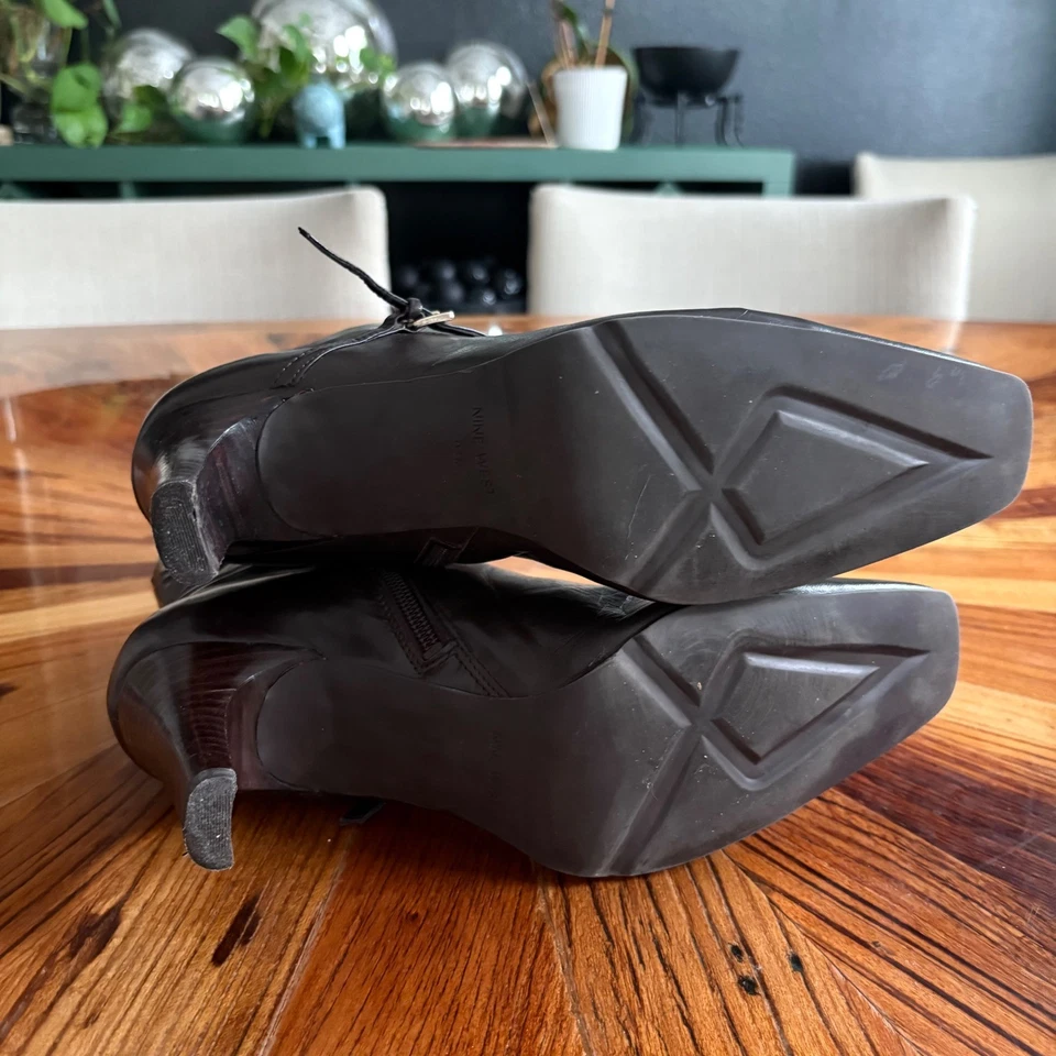 Botines Nine West Emelia de cuero negro punta cuadrada tacón hebilla 9,5 M Foto 3 de 4