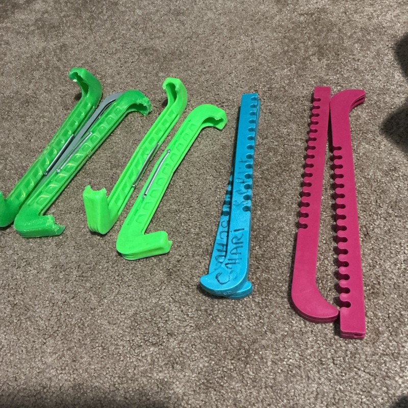 2 pc adjustable guards for Ice Figure Skates Size youth  teens select one pair
