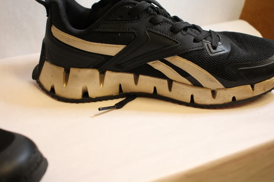 Zapatos para correr Reebok Zig Dynamica para mujer negros/rosa-plateados TALLA 7,5 EE. UU. Foto 4 de 4