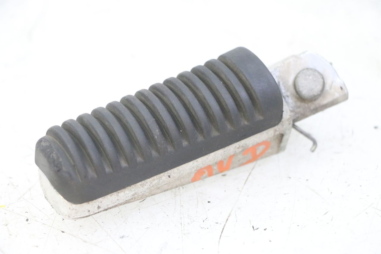 FRONT RIGHT FOOTREST - YAMAHA XJ6 ABS 600 (2008 - 2016)