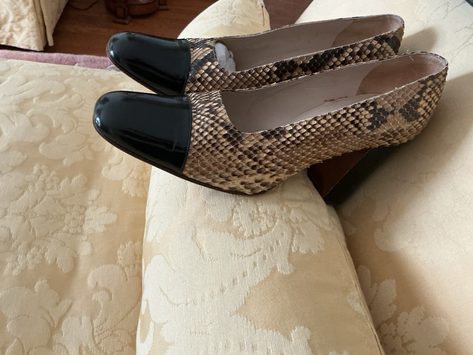 Authentic “CHANEL” Pumps 37 Python snake Patent  … - image 12