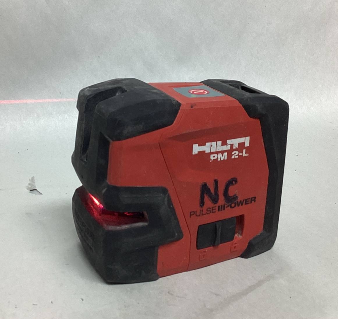 Hilti PM 2-L Laser Level Pulse Power Self Leveling Laser W/ Case Red Beam