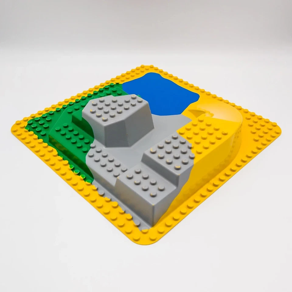 LEGO® DUPLO® 3D Bauplatte 2295 gelb grün grau blau 24x24 38x38cm Berg Wasser Zoo - Bild 3 von 4