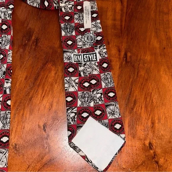 Corbata Harley Davidson de seda para hombre con estampado de emblema HD roja blanca negra Foto 3 de 4
