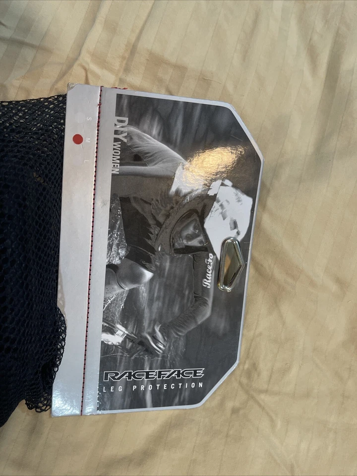 Protección de piernas de ciclismo Race Face para mujer talla mediana Foto 3 de 4