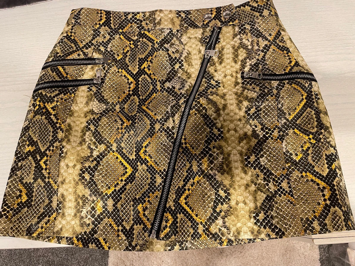 mini falda bershka