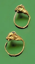 PAIR HELLENISTIC MEDITERRIAN ORIGIN EARRINGS ANTELOPE HEAD c. 300-100 BC * 24K