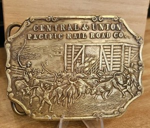 Vintage UNION & PACIFIC RAILROAD BRASS BELT BUCKLE STOCKYARD TRAIN SCENE