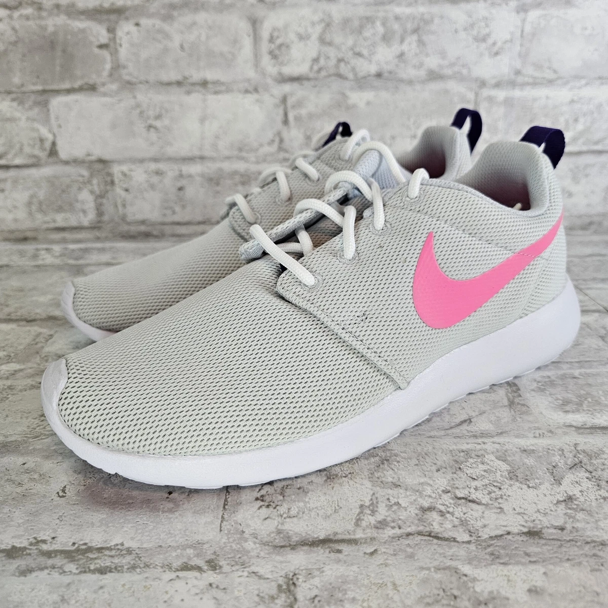 Nike deals roshe platinum