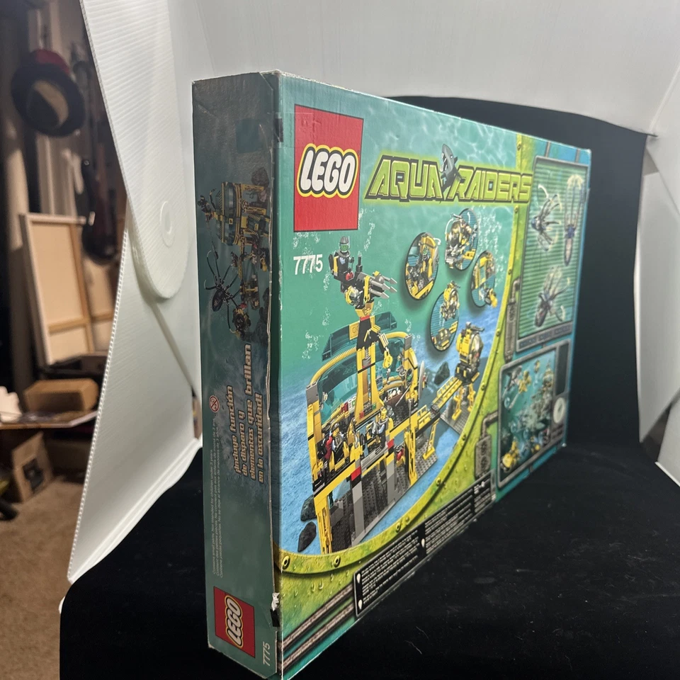LEGO Aqua Raiders Aquaraiders Aquabase Invasion (7775) sellado Foto 4 de 4