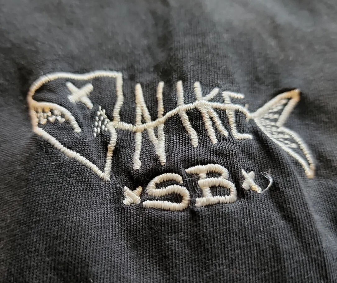 Rare Nike SB embroidered logo fish bone T Shirt S black white Skate
