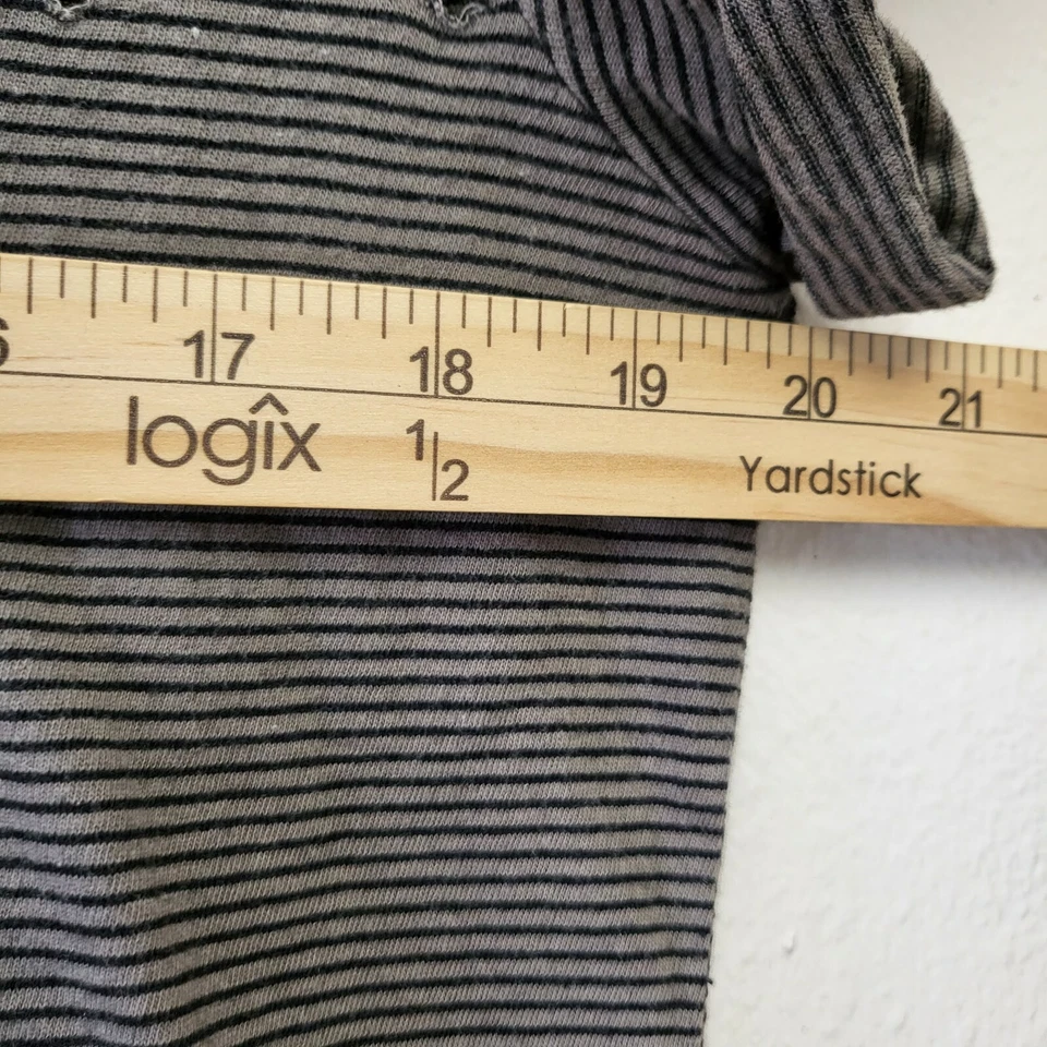 Camiseta Divided H&M para mujer talla S agujeros verdes acampanada elástica manga puño a rayas Foto 3 de 4