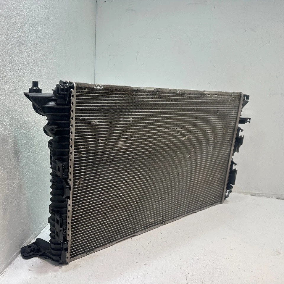 2013-2018 Audi S6 S7 4.0L Engine Coolant Radiator OEM - Imagem 2 de 4