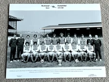 1979-1980 Arsenal FC 25cm by 20cm Black and White Team Group Photograph