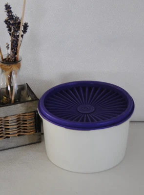 🌟TUPPERWARE Boite Soleil + Couvercle strié mauveØ 13,5 Cm Conservation - Photo 1/3