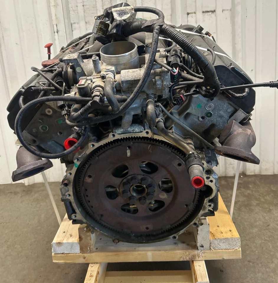 2000 Jaguar XK8 4.0L Engine Assembly 81K Miles Motor Vin C 8th Digit 1999 00 01 - Image 3 of 4
