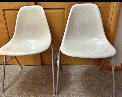 Vintage Herman Miller Eames Fiberglass Side Chairs DSR H-Base White Pair MCM