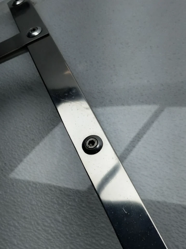 Memphis Shades MEM-3210 Fats лобовое стекло 17 дюймов прозрачные 7 дюймов ПОТЕРТОСТИ БЕЗ ОБОРУДОВАНИЯ СМ. ФОТО - Изображение 2 из 3