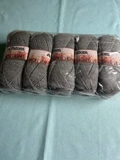Lot of 5 Skeins - Patons 100% Wool - 3 1/2 Ounce - Gray-See Pictures for Details