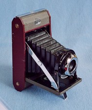 Ross Ensign 'Selfix Snapper' Folder -- Collector's Item !