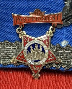 Civil War 10K Gold Ladies of Grand Army of the Republic Past President Badge