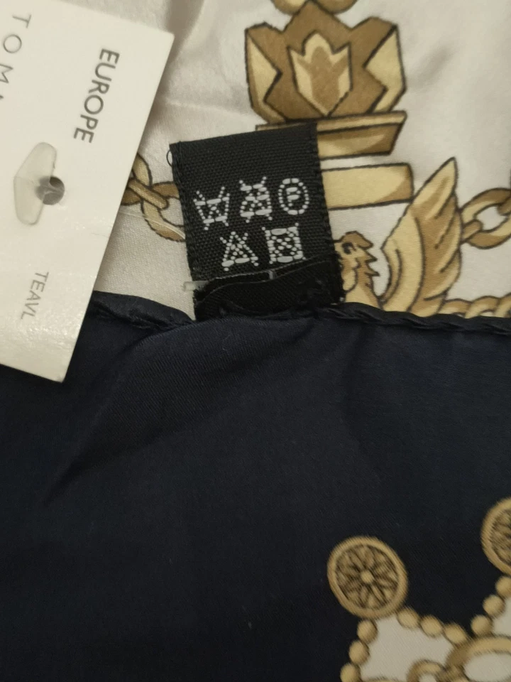 Foulard in pura seta nuovo con cartellino Tommy Hilfiger  Foto 4 de 4