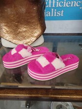 Women's Mudd Fluffy Sandals Size 7.5