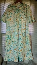 Vintage 1960s Housecoat Robe Handmade Floral Short Sleeve Pockets Adorable Snaps