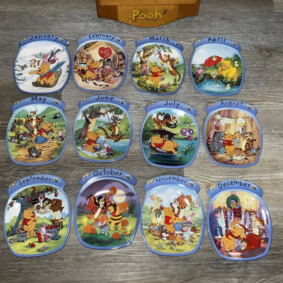 Calendario y platos de pared perpetuos Winnie The Pooh Bradford Exchange todo el año Foto 3 de 4