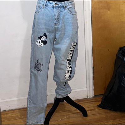 Disney Mickey Mouse Light Wash Blue Denim Straight Jeans 5-Pocket Logo, 11