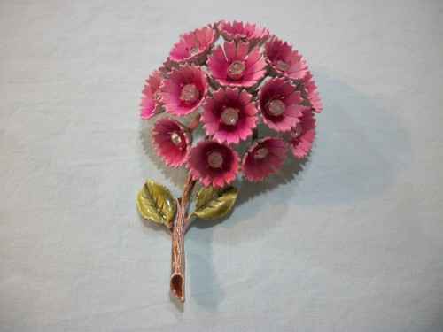 RARE ViNTaGE COROCRAFT MeTaL ENaMeL DoMe CLuSTeR OMBRE PiNK/FuCHSiA FLoWeR PiN