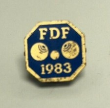 BOWLING BADGE FDF FRANCIS DRAKE FELLOWSHIP BOWLS CLUB 1983 VINTAGE PIN