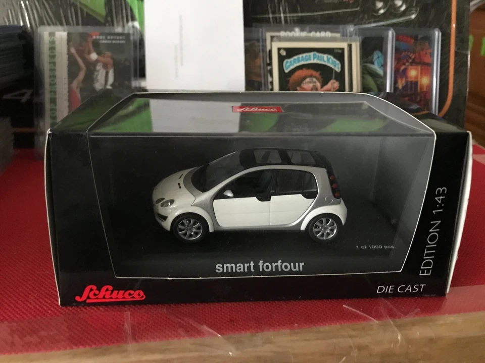 Smart Forfour  Limited Dealer Edition Schuco in scale 1/43 READ  B802 - Image 3 of 4