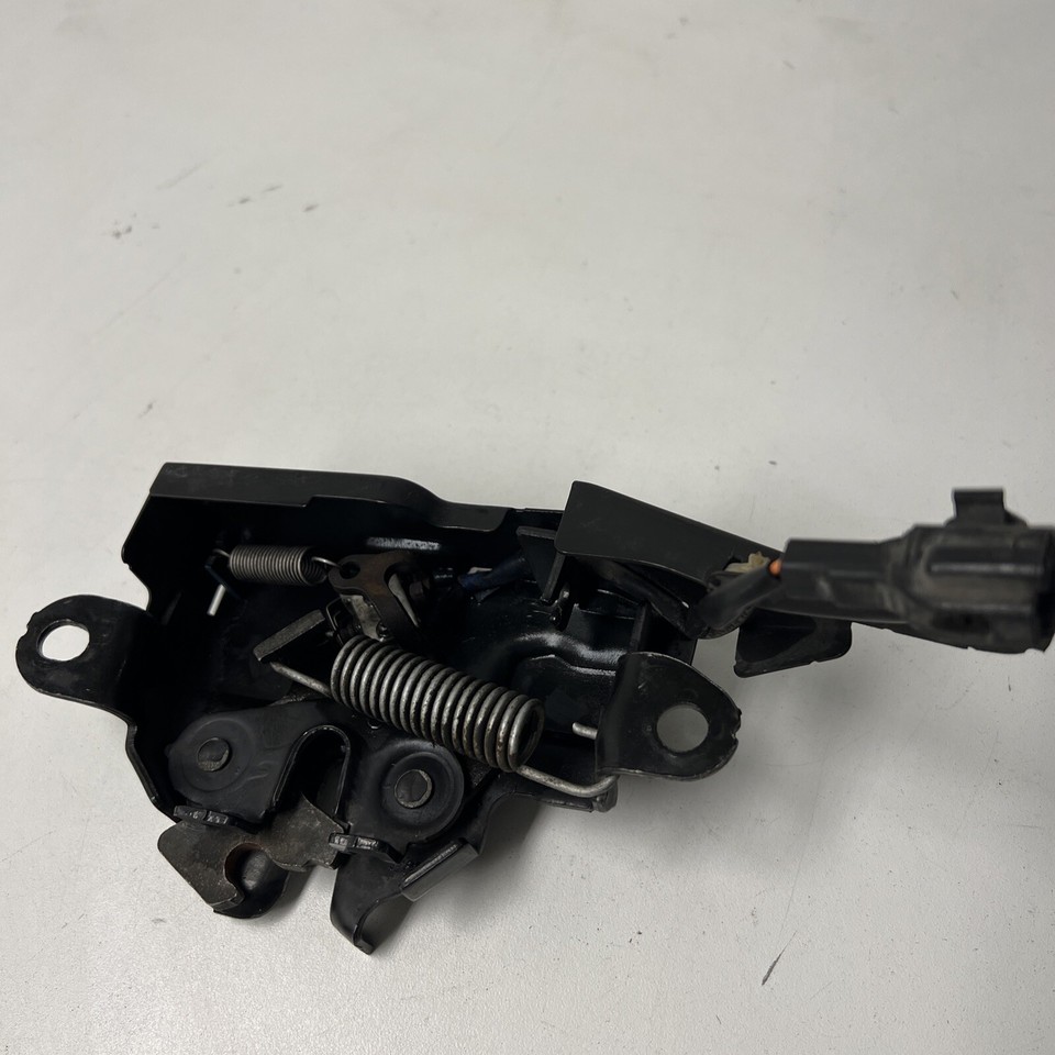 2001 Toyota Sequoia Hood Latch oem | eBay
