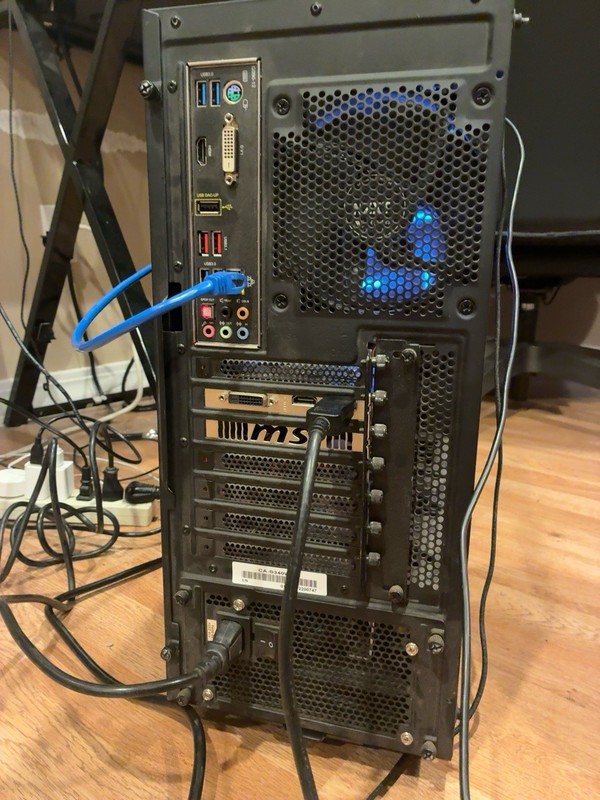 Custom/Whitebox Gaming Tower PC Black RGB, Gigabyte GA-AB350-Gaming 3, MSI GPU
